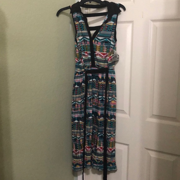 Angie Geo print & pleats button dress - Picture 2 of 7